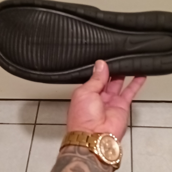 Nike sandles - Picture 3 of 3